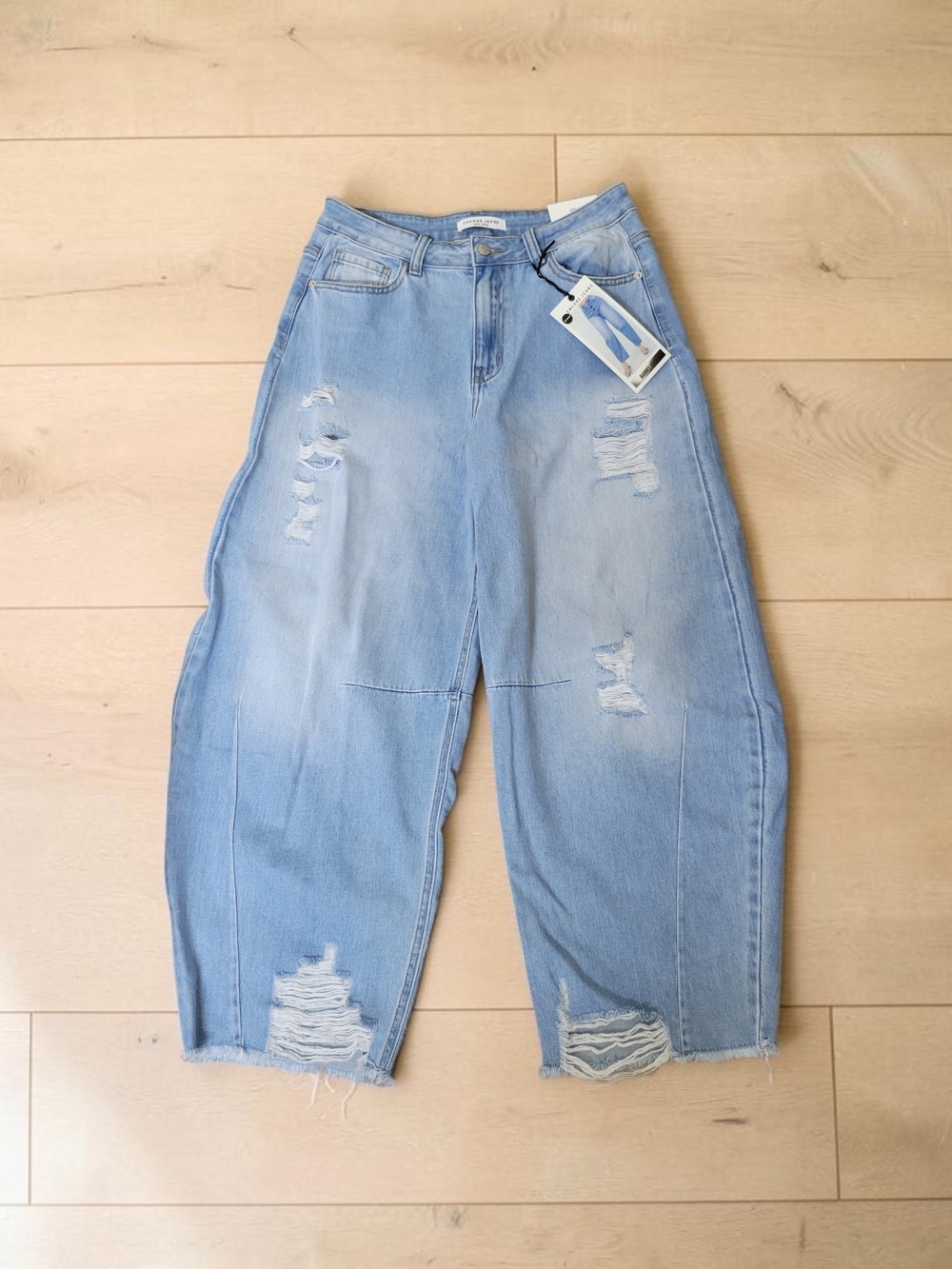 NWT Encore Jeans Light Wash Distressed Barrel Leg Jeans Size L